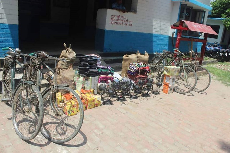 ५ थान साइकल सहित २ लाख मूल्यबराबरको सामान बरामद   